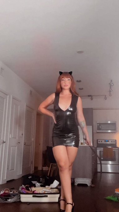 Goddess Serina’s pics and videos