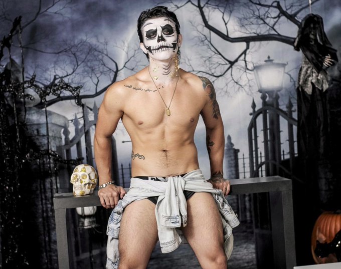 Happy Halloween from your favorite jocks! Have a spooky night! #JockMenLive #Halloween2022 #CamGuy 
@Alix_martin19