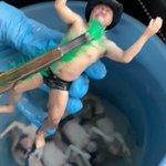 ※これはフィギュアですwハリウッドザコシショウを洗う姿がシュールすぎるw