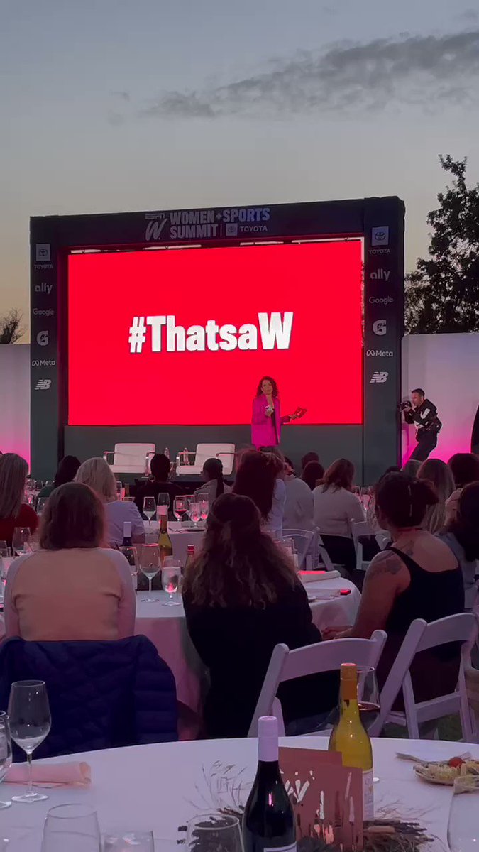 ESPN on Twitter "RT espnW Pics or it didn’t happen 📱 ThatsaW"