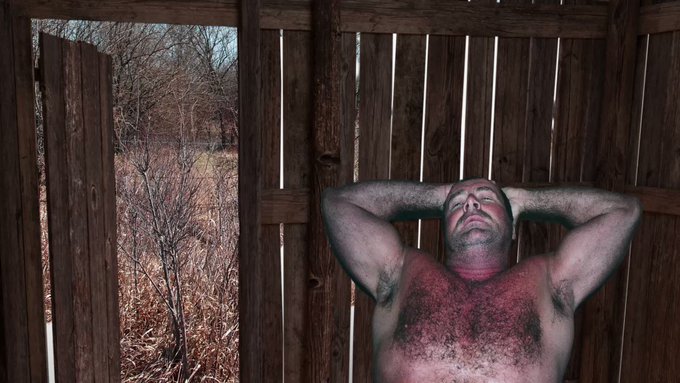 Resting in Shed VIEW THE NUDES from this shoot on his page https://t.co/oAwhABJ0gw  --  #musclebear #muscledaddy