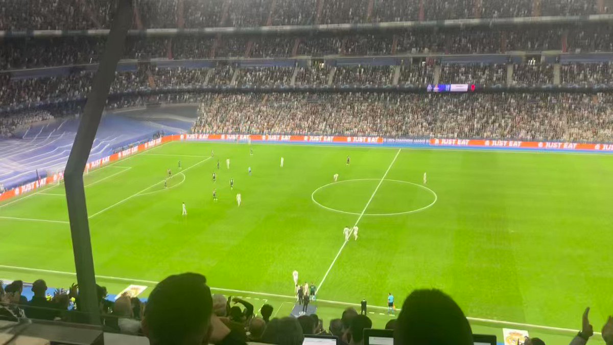 Le Journal Du Real On Twitter Luka Modri Ovationn Par Tout Le 