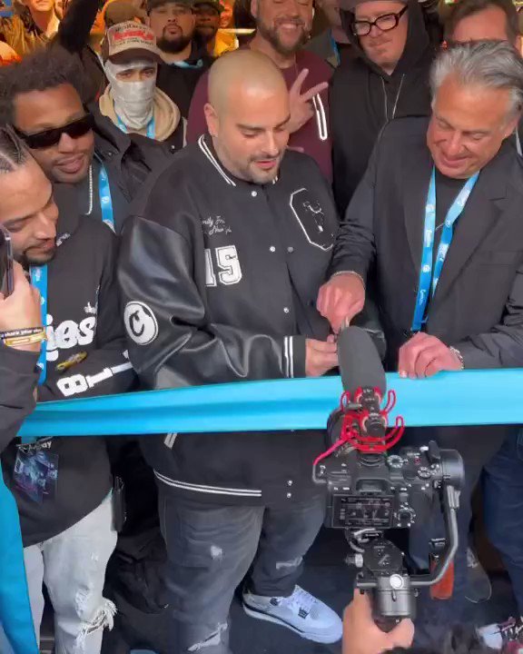 Daily Loud on Twitter "Berner opens up Cookies store in New York City 🔥"
