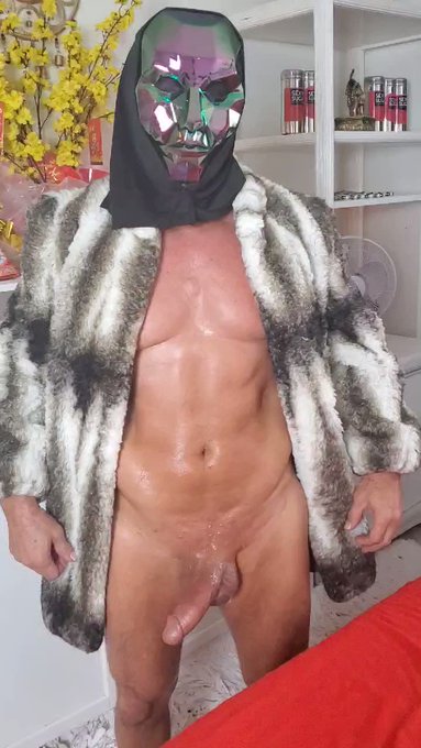 I love Daddy THICK dick!!!
#daddy #bigdickenergy #bde #trannydick #helicopter #swinging #HalloweenEnds