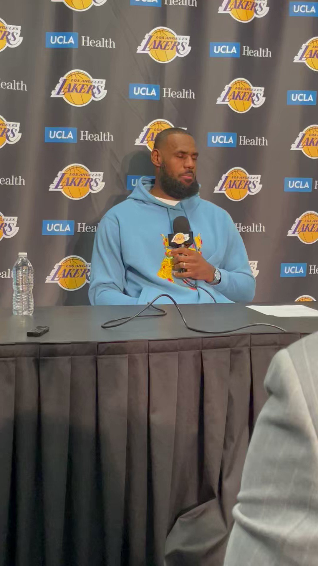 [花邊]詹姆斯表示受到病毒感染 而生病