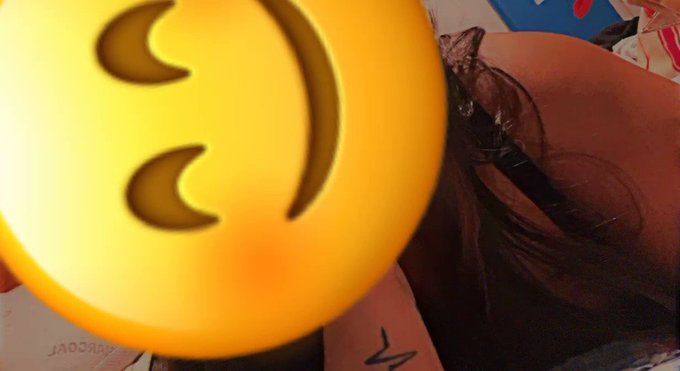 Eat me 🤤 https://t.co/5wzo1HoesN