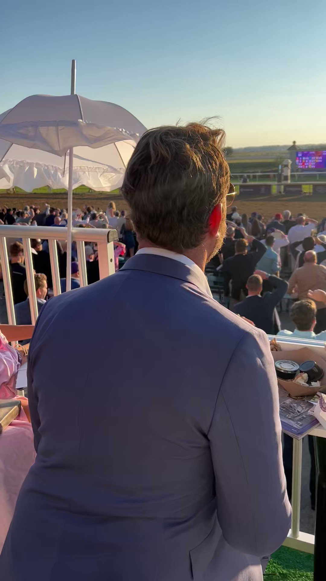 loggingoffblog/Barstool / Twitter