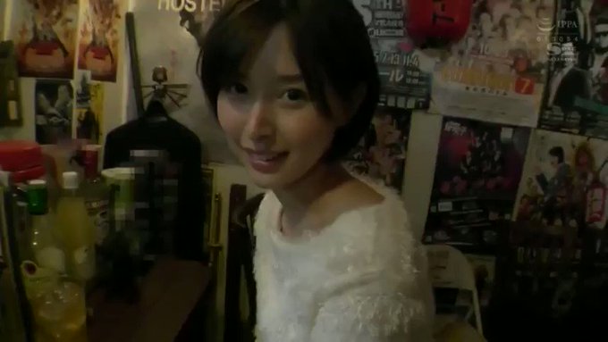 普段はしっかり者なのに飲んだとたんガードが緩くなってくる彼女。今日も男と2人で飲み屋で待ち合わせ。最初はそのつもりがなくても、アルコールが回ってきたらそのままお持ち帰りされてなし崩しSEX。いい気持ちとムラムラが交ざり合い朝までねっとりまったり妖艶ファック。ヤレる女ってエロい。 https://t.co/urQsksfoAB