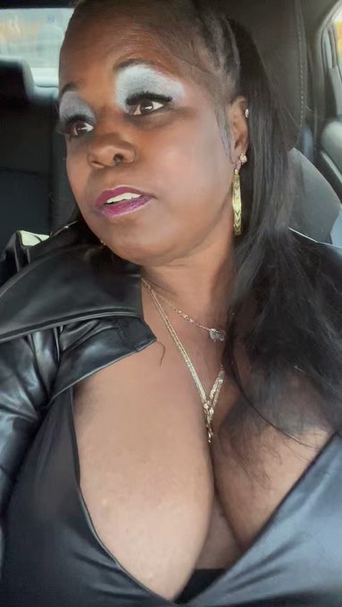 Subrina Love’s pics and videos