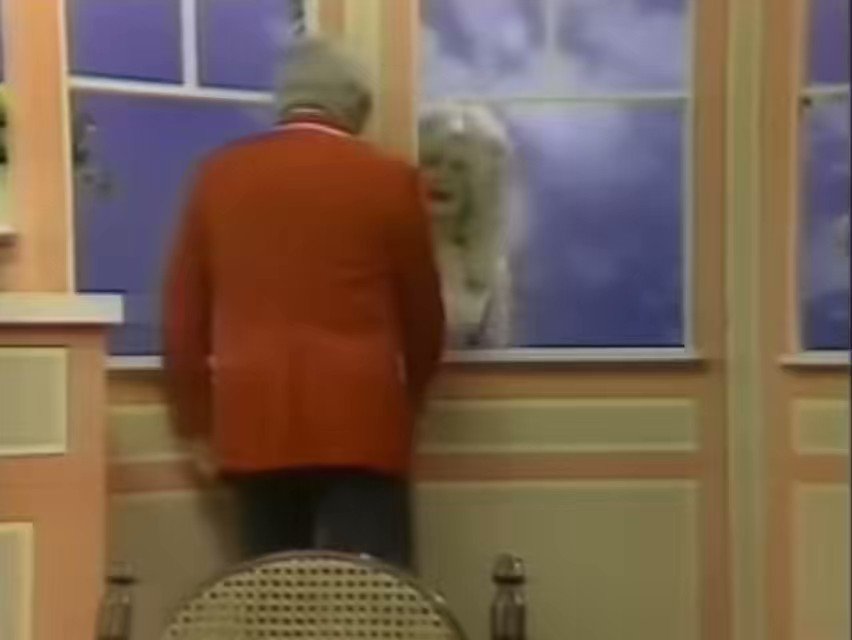 Happy 77th Birthday to Dolly Parton. 

Here is the adorably wholesome moment she was on Captain Kangaroo. 


