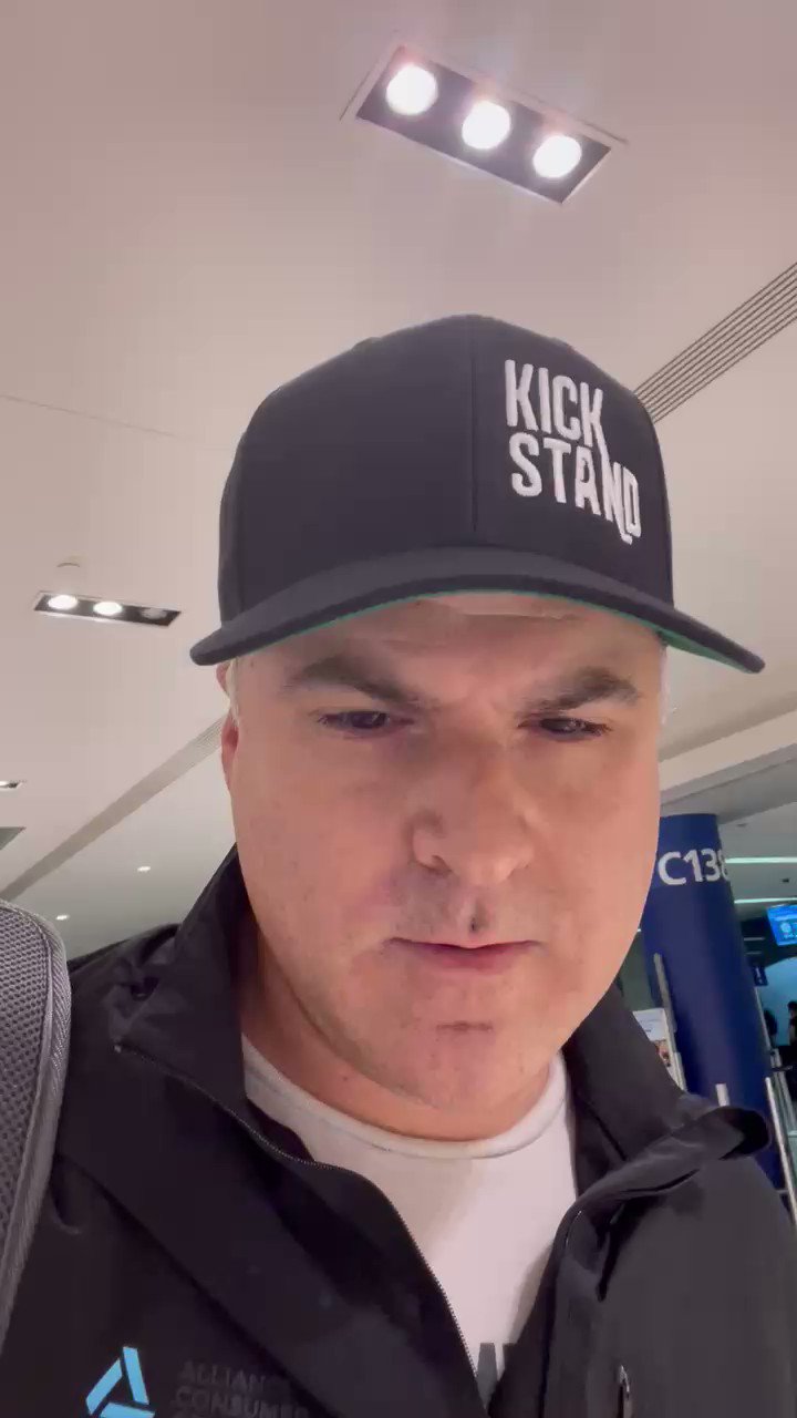 KickStand (drinkkickstand) / Twitter