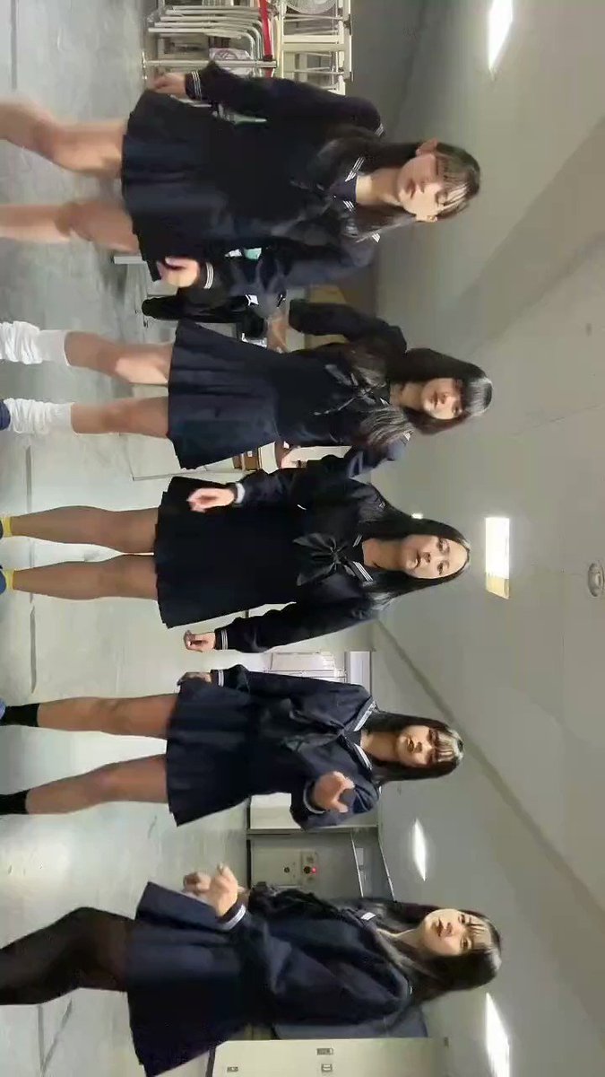 Tiktokと制服姿に関する画像