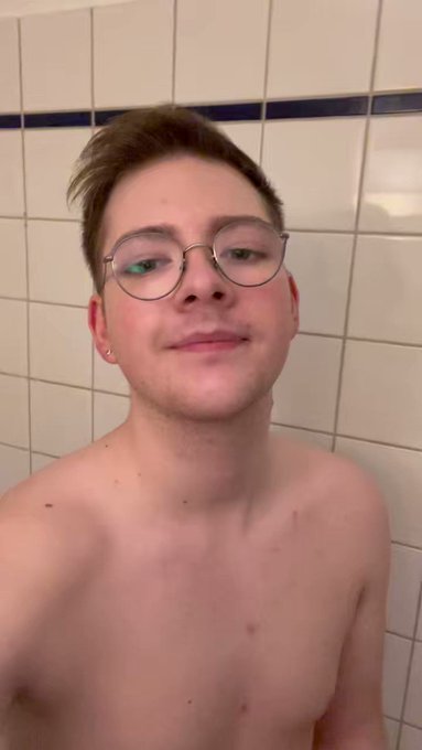 I need help ?

RT if you want to see more ?? https://t.co/GgHJ0QcmAY