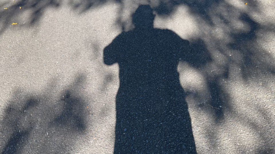 側溝に落ちた軽ワゴンを軽々助けた力士たちが格好いい！！約900kgの重さ…！！