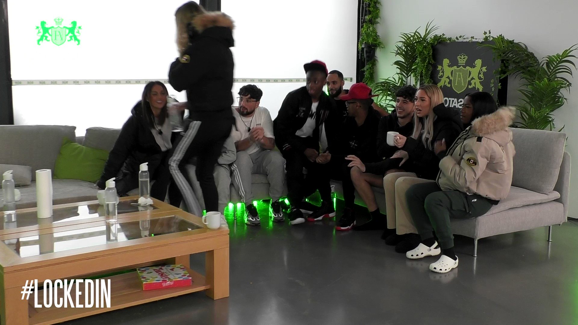 FOOTASYLUM on Twitter "DO NOT PRESS THE BIG RED BUTTON! 🔘 yungchip 🔘