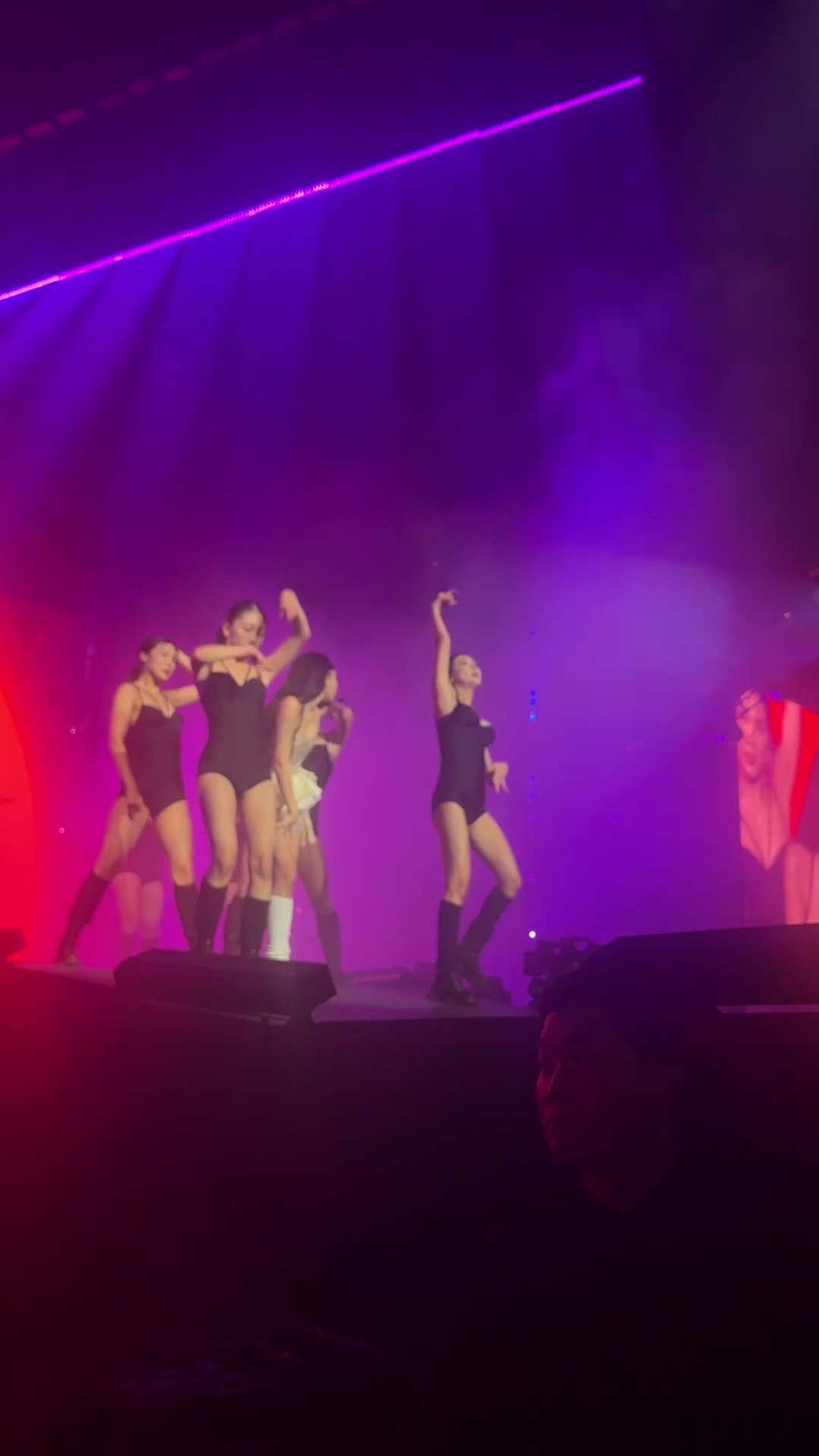 solo-to-900m-on-twitter-jennies-you-and-me-performance-is-flawless