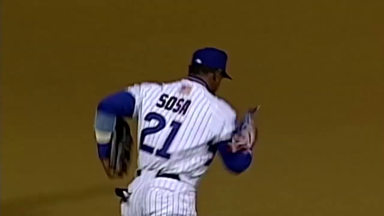 Happy 54th birthday to the legendary Sammy Sosa!

( : 