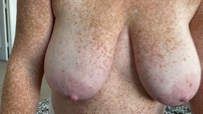 17min video of me riding reverse cowgirl, tittyfucking and ruining his orgasm between my freckled boobs<a href="/tag/redhead"class="tags"><span>#redhead</span></a><a href="/tag/freckles"class="tags"><span>#freckles</span></a><a href="/tag/bigboobs"class="tags"><span>#bigboobs</span></a><a href="/tag/milf"class="tags"><span>#milf</span></a><a href="/tag/reversecowgirl"class="tags"><span>#reversecowgirl</span></a>