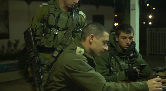 كاسر الأمواج
*قوات الأمن تعتقل الليلة الماضية خمسة مطلوبين أمنيين في مناطق مختلفة من يهودا