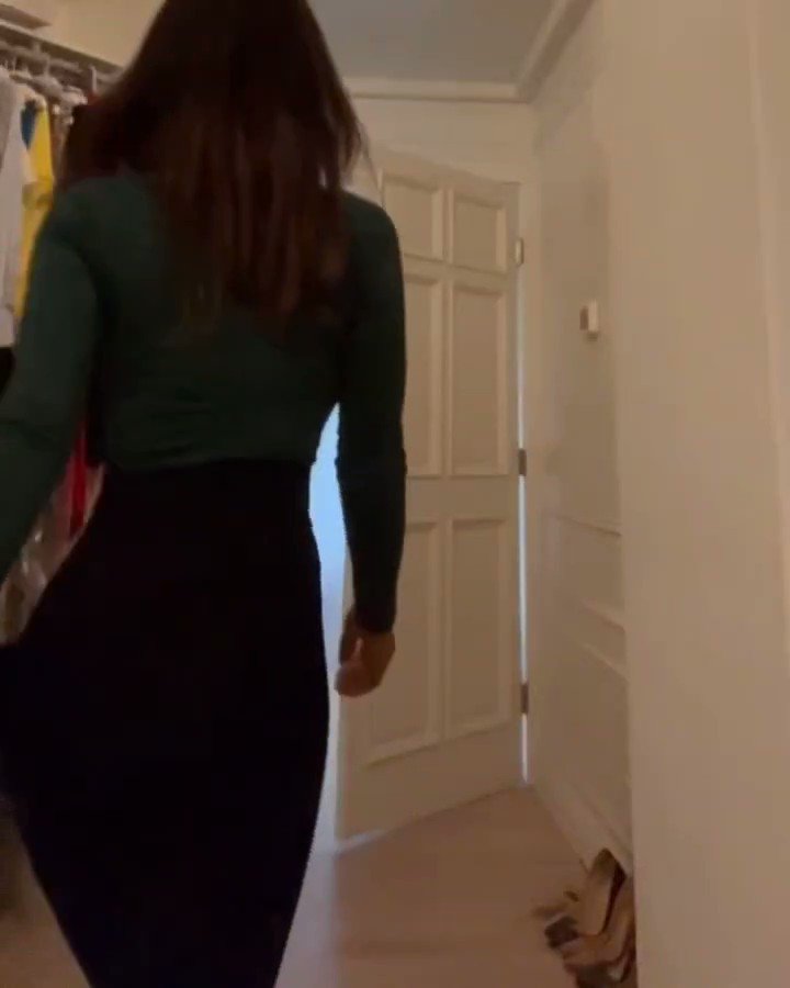 Cecil King On Twitter Denise Milani Demonstrating The Power Of Her Walk Https T Co