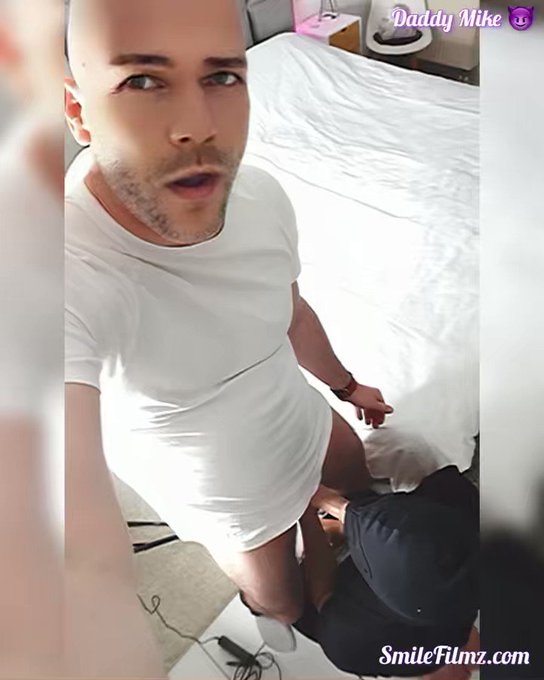 He said “Daddy I want to blow you” and started…

#smilefilmz #daddymike #twink https://t.co/CbODyuHX