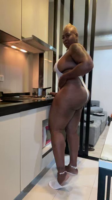 #Onlyfans #bigbootymilf #iamgoddess #thickthighs #bigbooty https://t.co/EsOcp52oKW
