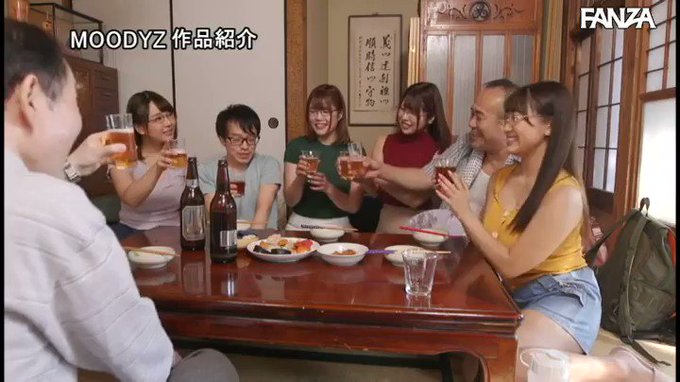 ド田舎で退屈した地味メガネ巨乳密着おっぱいハーレム デカ乳… https://t.co/nc41LNd5tH