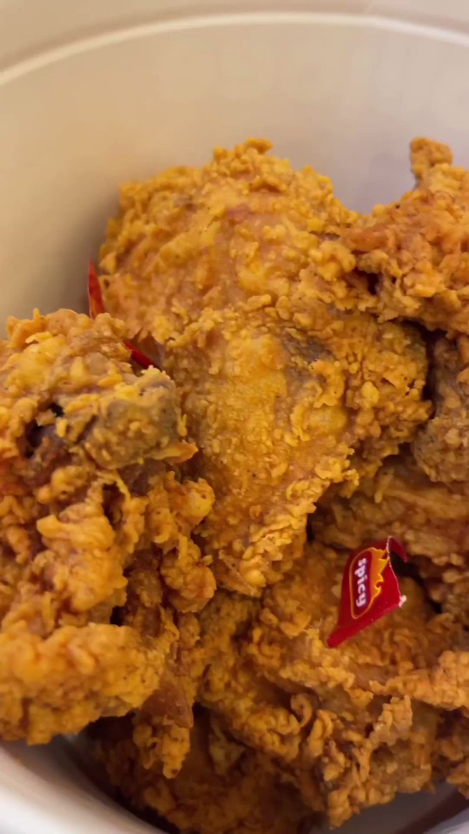 Jollibee 🐝 on Twitter "Add Jollibee gravy drizzles over your Chickenjoy and rice to the