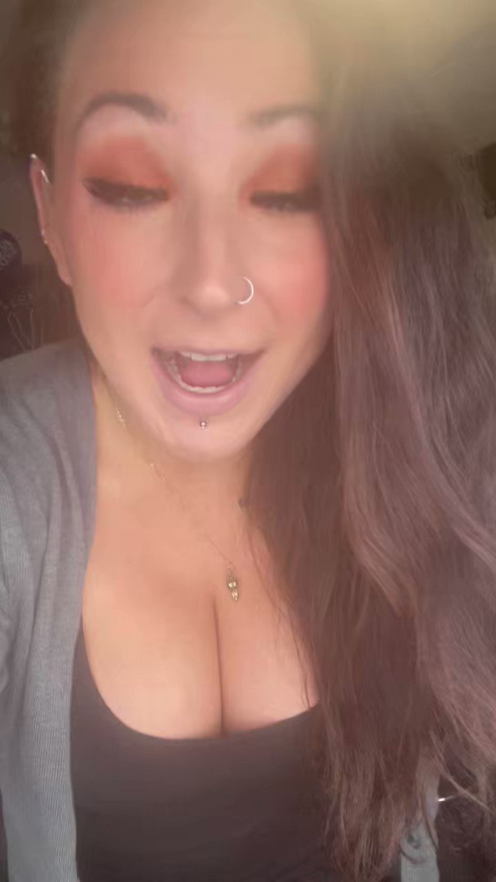 krys-stewart-on-twitter-let-s-do-an-ama-ask-me-anything-seriously
