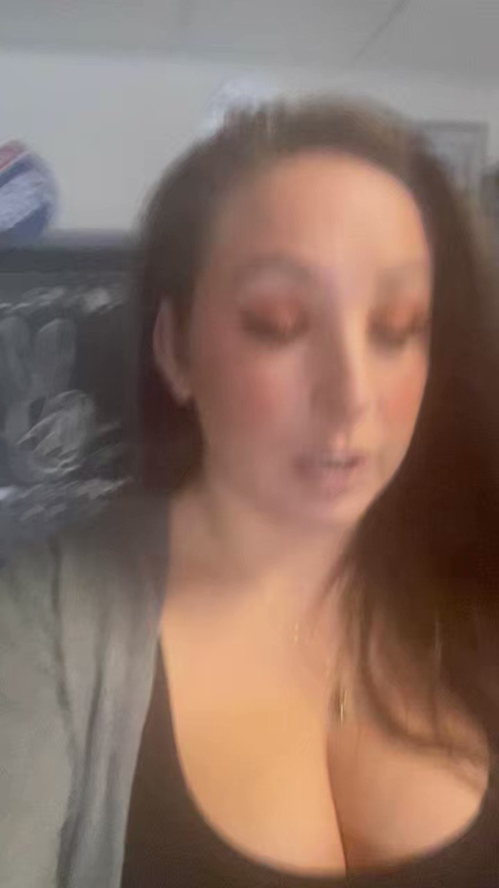 krys-stewart-on-twitter-let-s-do-an-ama-ask-me-anything-seriously