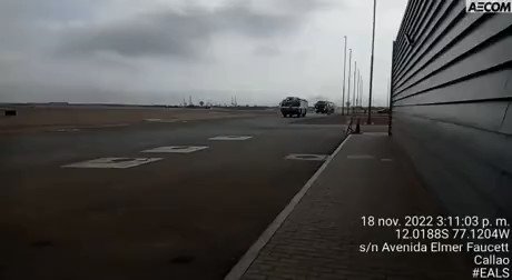 Plane accident today in Peru; started with a firefighter drill, and ended in a plane crash. Apparently control tower gave the green light to the fire fighters when at the same time, LATAM plane was landing.

#aviationSafety https://t.co/YtbZdgmkmY