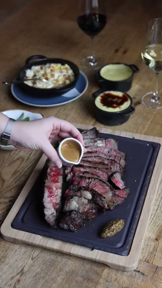 Just look at that beautiful cote de boeuf... now that's dinner sorted  over at Gordon Ramsay Bar & Grill !! @GordonRamsayGRR https://t.co/SAqlTvdRVY