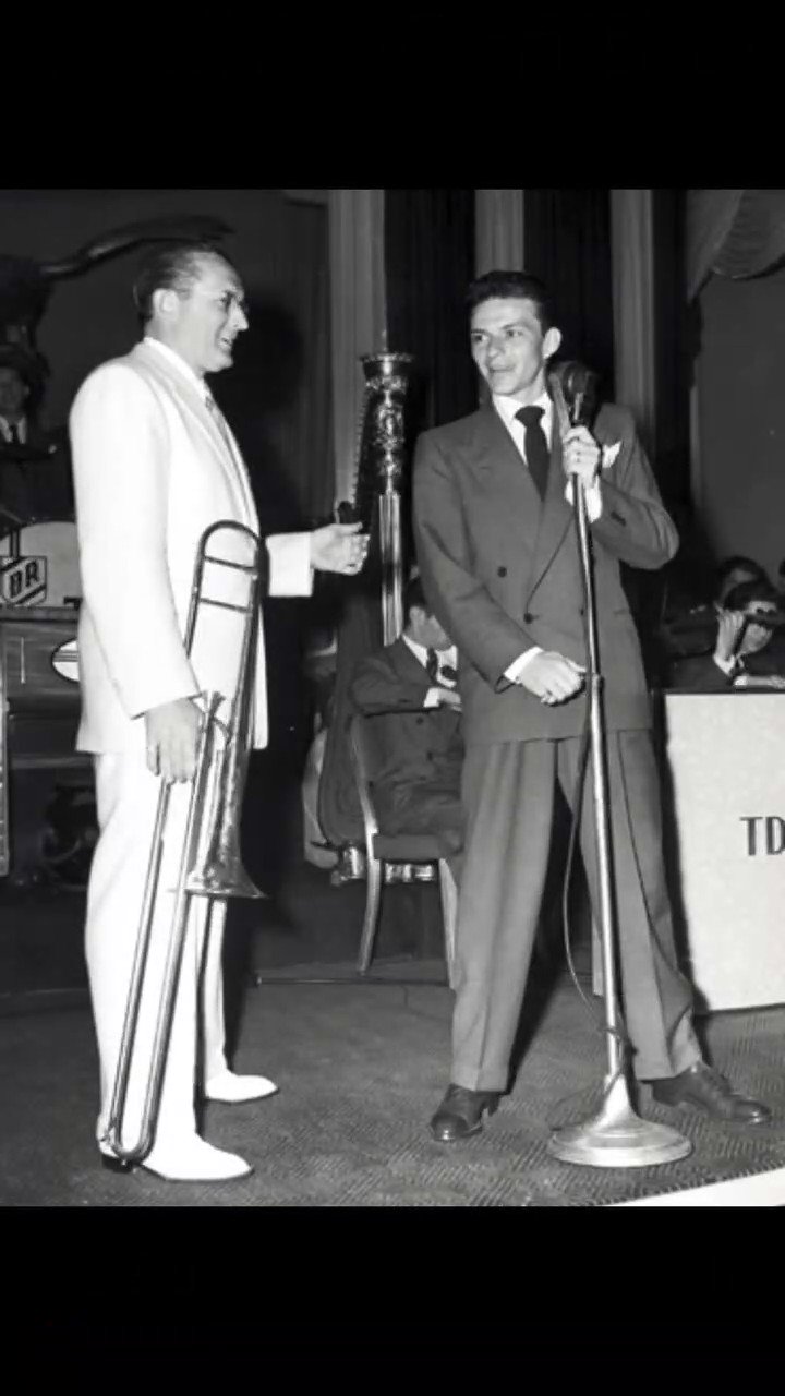 🇬🇧イギリス第60代首相ネヴィル・チェンバレン🇬🇧(ニセモノ) (nevillepaper) / Twitter