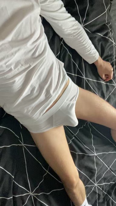 Soo horny today who wants to help me out ??

MORE of my naughty videos and photos ???

https://t.co/8I8Aa9k77H