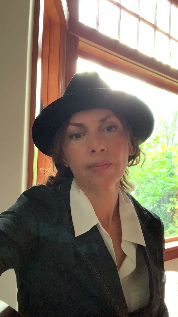 Susanna Hoffs on X: "A little Manic Monday for you :)  https://t.co/YNd7AvaMnb" / X