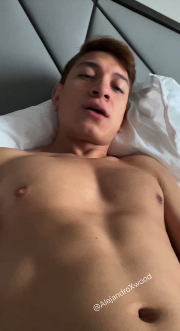 Fuck, that was a big load ??. Like and rt if you want leche ??? ? @alejandroxwood1 // https://t.co/uWDh7FOFGm