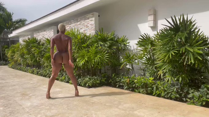 That thang be movin 😈😈💦🎥 https://t.co/cET9uH7sT7