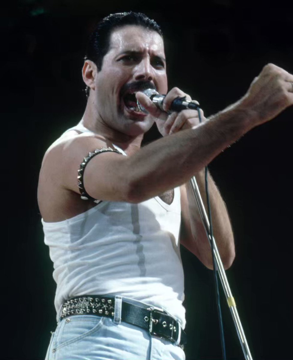 @MonstersOfRock's photo on Freddie Mercury