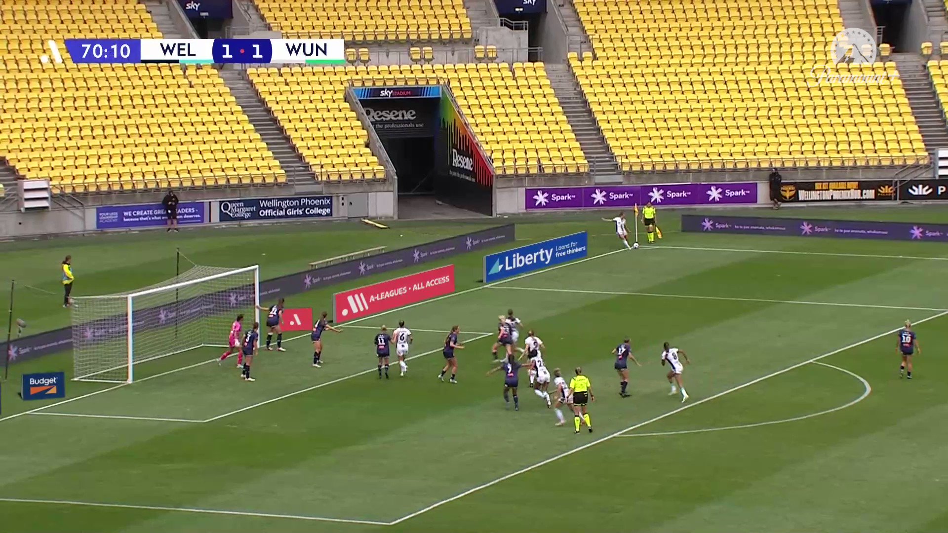 𝐖𝐇𝐀𝐓. 𝐀. 𝐅𝐈𝐍𝐈𝐒𝐇 ⚡️ 

Sydney Cummings climbs highest and heads home with VENOM 😤

🟢 @wufcofficial is back in front! ⚫️

Catch all the action LIVE on @ParamountPlusAU 📺

Follow live:  @LibFinancial”