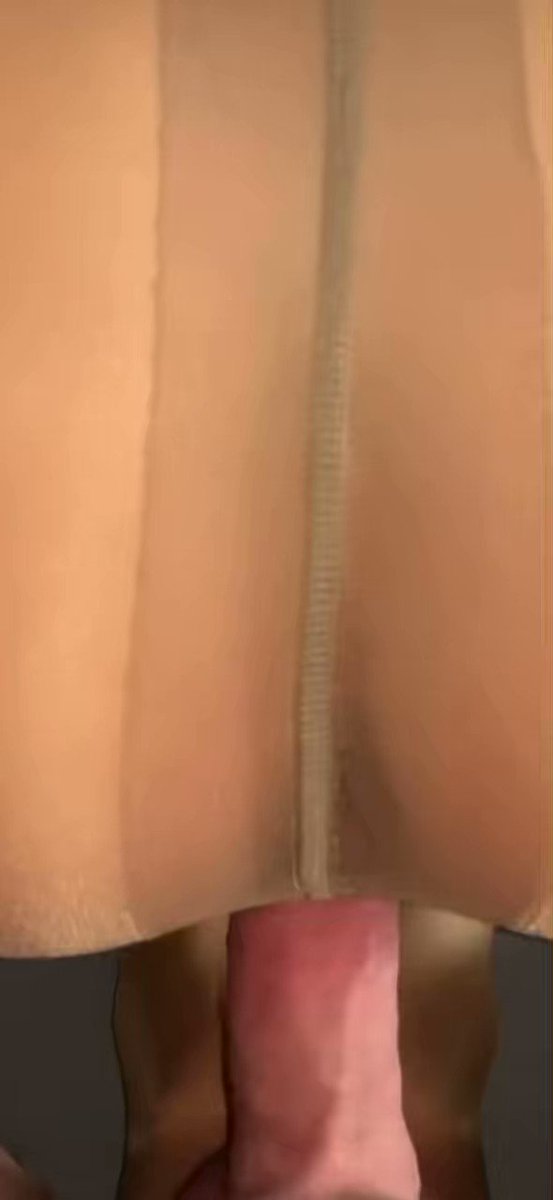 스타킹입혀놓고 보지부분만 찢어서 삽입
