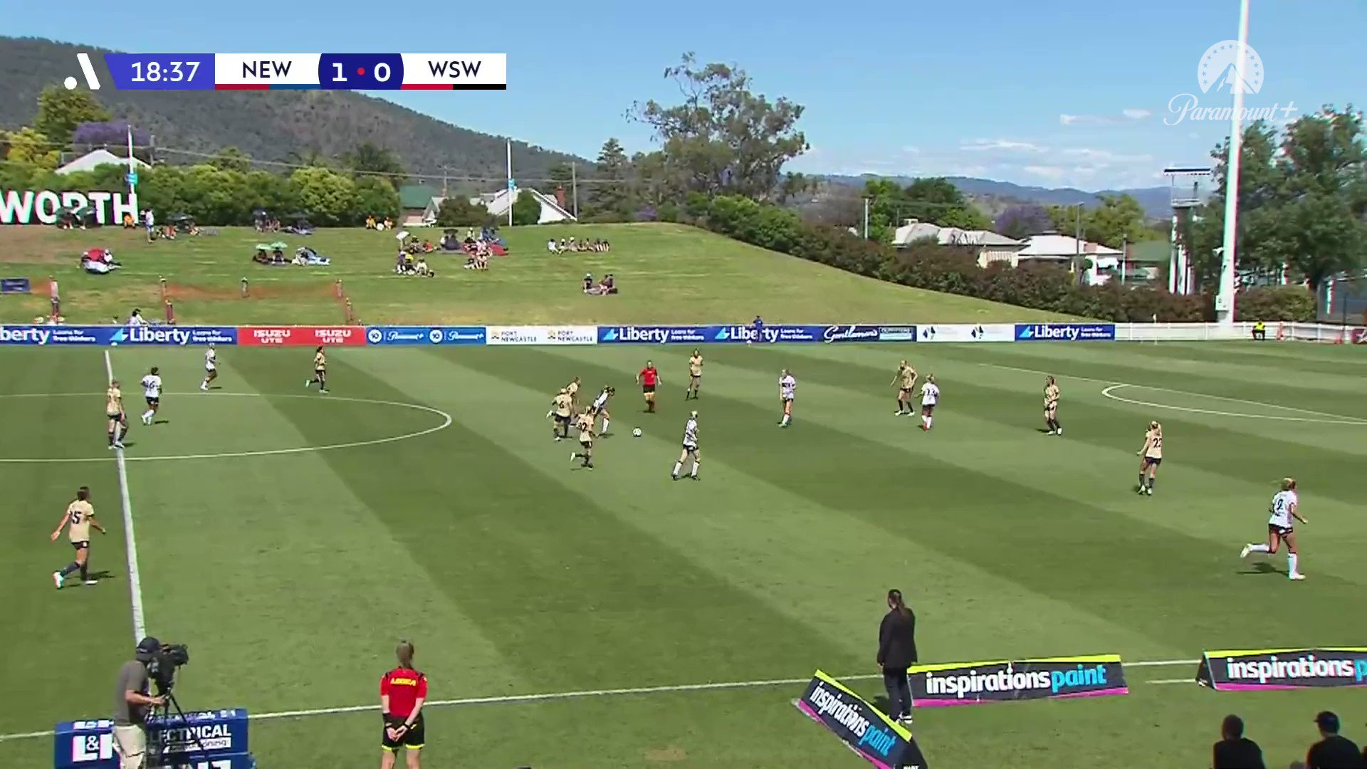 🤯🤯🤯 Melissa Caceres 🤯🤯🤯

What a hit to draw @wswanderersfc level 🚀 

Catch all the action LIVE on #DubZone 📺

Follow live:  @LibFinancial”