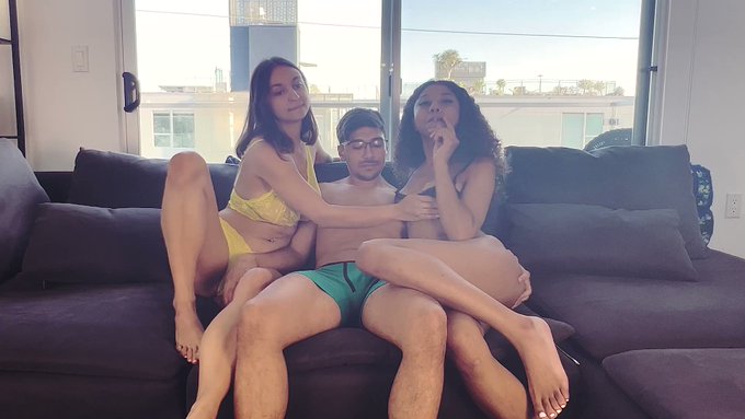 We shared a blunt... ?? then we shared a ?? 
(w/@HaileyRoseFucks +@MaxFillsUrMom)

?New Threesome Vid