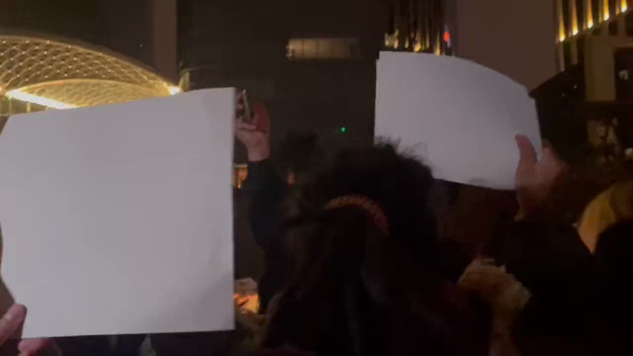 [討論] 中國抗議群眾：我要做核酸！我要被封控！