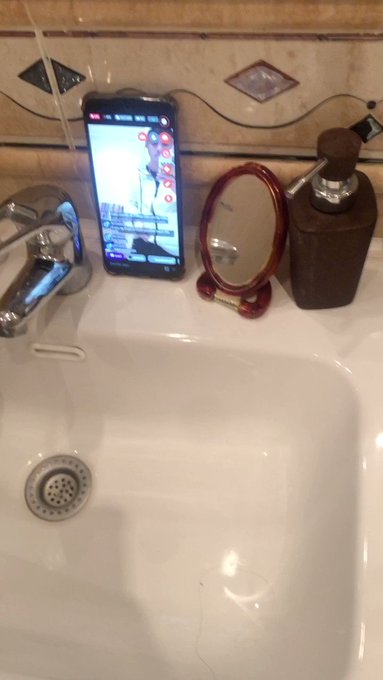 Directo en la ducha🙈 con posible corrida💦  https://t.co/gcCFs0DCI1 https://t.co/0JXhDyTqbN