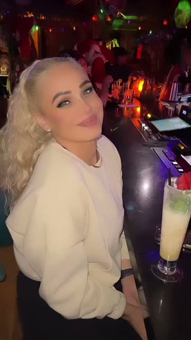 1 pic. @JeylaSpiceXxX ????✨? https://t.co/JjG8pHgtUK