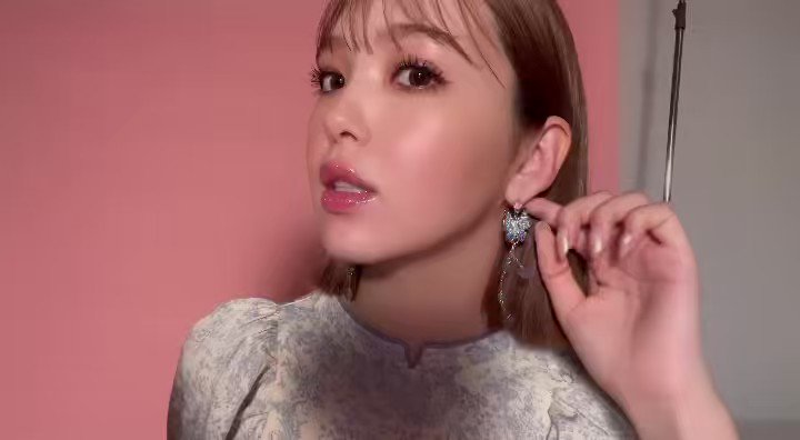 ☆藤田ニコル着用☆Self-Portrait クリスタル ピアス 藤田ニコル (@2525nicole2) • Threads, Say more