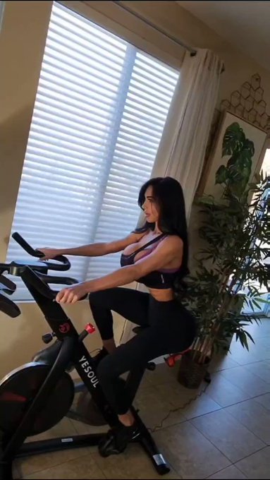 You all know how much I love Cardio; here's my favorite Home Gym equipment!

Beautiful machine, high
