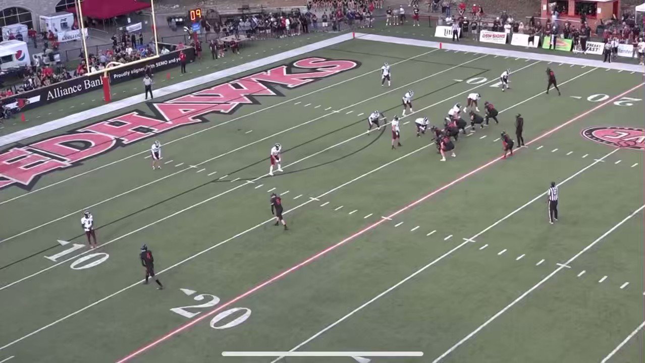 Paxton DeLaurent (PAC10_) / Twitter