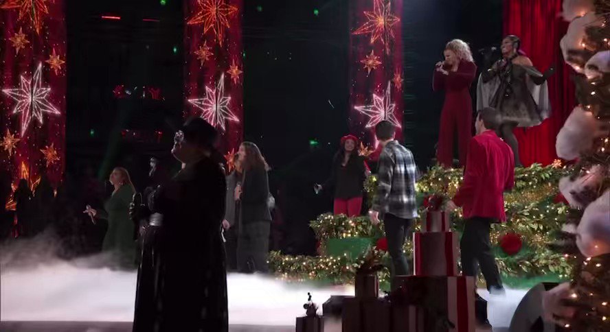 RT @aridevotion: i almost forgot about this. tori kelly and keke palmer singing on the voice last year https://t.co/X2ZikmYLnj