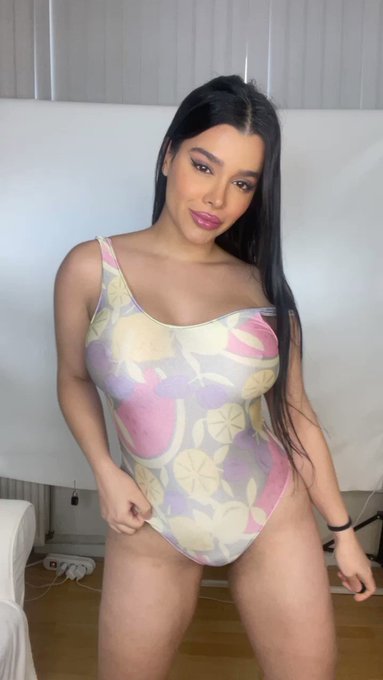 Just a short video for you🙊🫢💥 

#shortreel #shortreels #bathingsuite #lingerieforyou #lookatmedance #sweetandcute